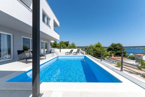 Luxury Villa Aquamarine