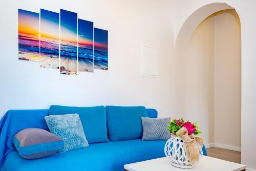 Ruang duduk di Apartment Bilice beach