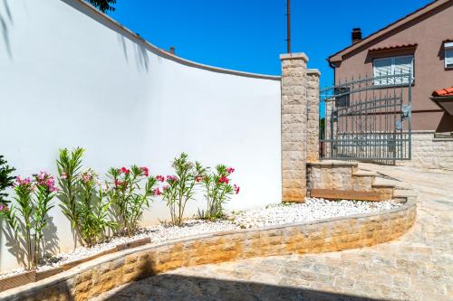 Gambar di galeri bagi Apartment Bilice beach di Bilice