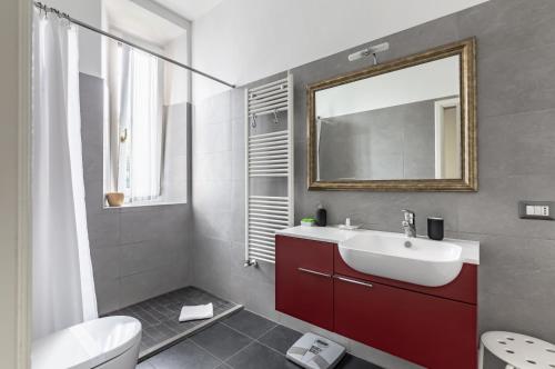 GuestHost - Stibbert & Statuto Elegant Flat with Balcony