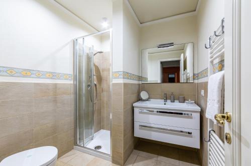 GuestHost - Stibbert & Statuto Elegant Flat with Balcony
