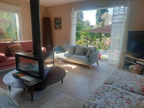 Μια τηλεόραση ή/και κέντρο ψυχαγωγίας στο Villa Arcadie