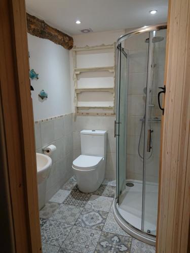 Ένα μπάνιο στο Gite Amandier, Ferme Bel Air, Riez