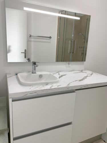 Studio front de mer, 30M2 Piscine & Mer