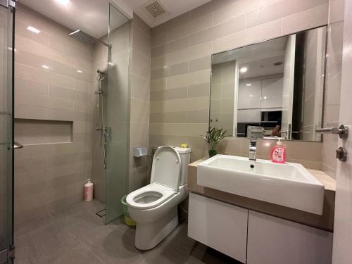 Ένα μπάνιο στο One Bukit Ceylon by Home Suites