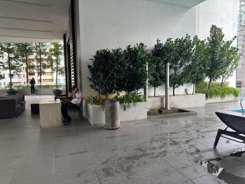 Κήπος έξω από το One Bukit Ceylon by Home Suites
