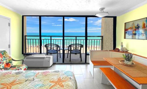 New ! Ocean Reef Resort-Unique Renovated Oceanfront Condo -Free parking - Amazing pools & Views photo 17