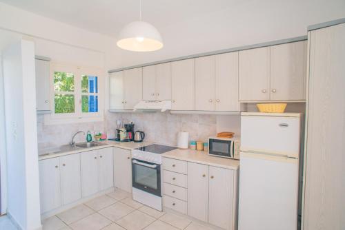 Gallery image of Delmare Lovely family house with majestic Aegean view in Gavrion