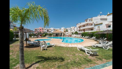 Apt Grace 2 Bedroom Apartment with Pool and Balcony, 2,5km from Tavira Center
