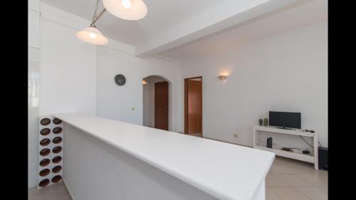 Apt Grace 2 Bedroom Apartment with Pool and Balcony, 2,5km from Tavira Center