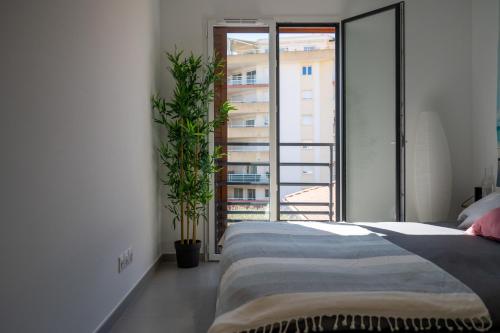 PWS - Sunny modern flat near Juan Les Pins Pinede & beach - Terrace & AC! photo 10