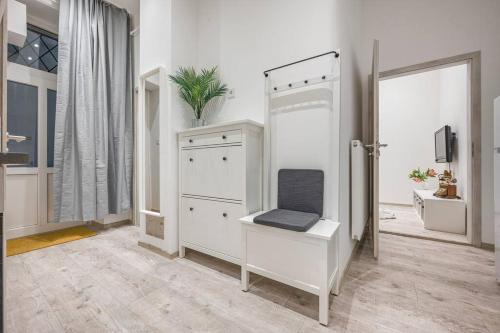 Dual 2BR Comfort Escape with 2 Bathroom by NW 1093 Budapest, 18 Lónyay utca kép - 3