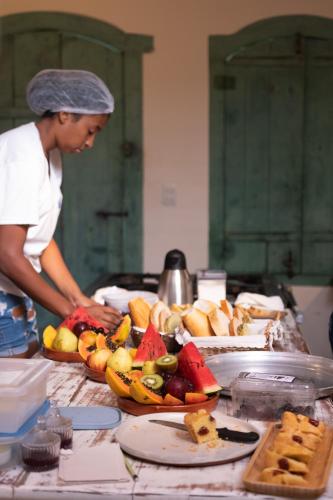 Đồ ăn tại/gần nhà khách