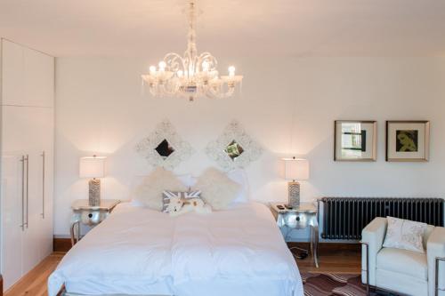 Cama o camas de una habitación en Leverhulme Hotel