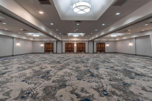 ニューバーンにあるDoubleTree by Hilton New Bern - Riverfrontのギャラリーの写真