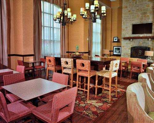 TV o dispositivi per l'intrattenimento presso Hampton Inn & Suites Fredericksburg