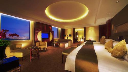 TV a/nebo společenská místnost v ubytování DoubleTree by Hilton Qinghai - Golmud