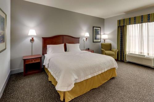 Hampton Inn & Suites Indianapolis-Airport Image