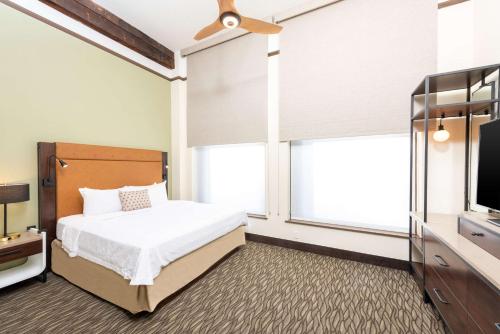 Homewood Suites by Hilton Indianapolis Downtown Image