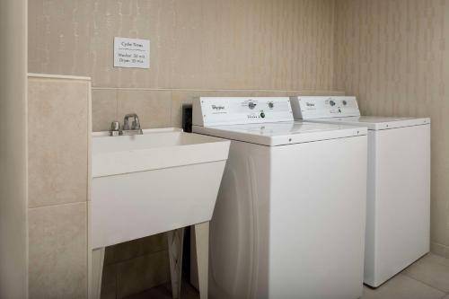 Galeriebild der Unterkunft Embassy Suites Winston-Salem in Winston-Salem