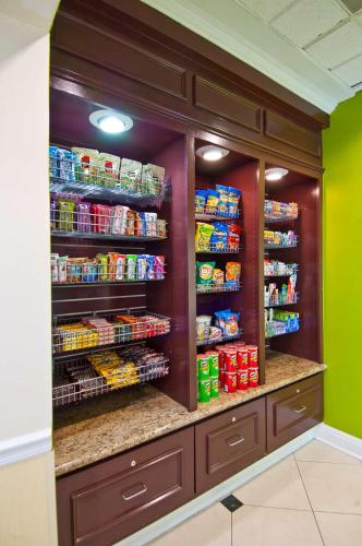 a pantry filled with lots of food at Hilton Garden Inn Jackson/Pearl in Pearl