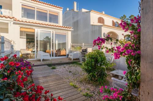 Beach House Clerigo - 2 Unique Apartments by Lisbeyond