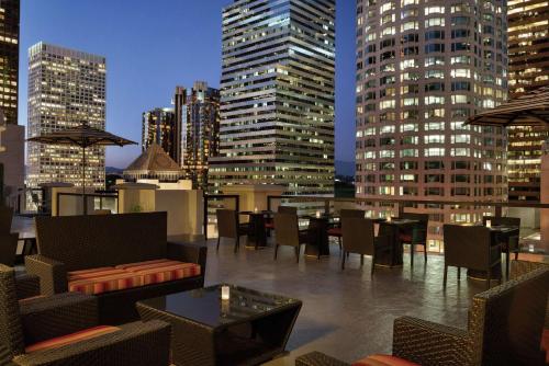 Posezení v ubytování Hilton Checkers Los Angeles
