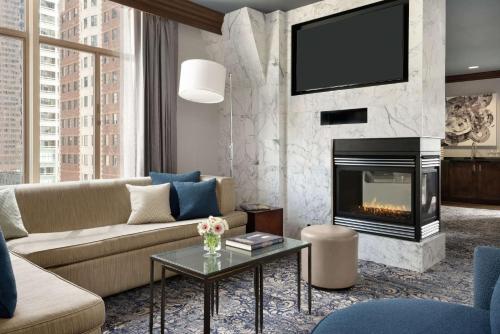 Hilton Checkers Los Angeles Image