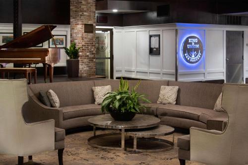 DoubleTree by Hilton Memphis Downtown Image