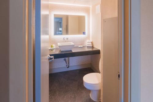 Un baño de Hilton Memphis