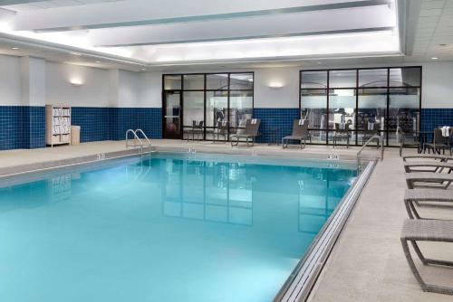 Hampton Inn & Suites Country Club Plaza Image