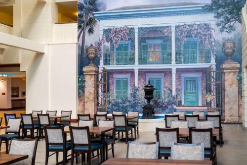 Εστιατόριο ή άλλο μέρος για φαγητό στο Embassy Suites by Hilton New Orleans Convention Center