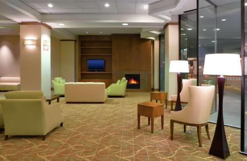 TV/Unterhaltungsangebot in der Unterkunft DoubleTree by Hilton Hotel & Executive Meeting Center Omaha-Downtown
