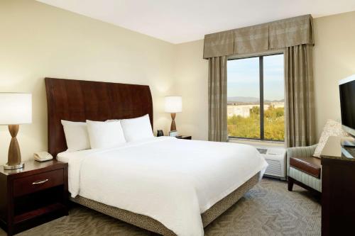 Hilton Garden Inn Phoenix North Happy Valley Image