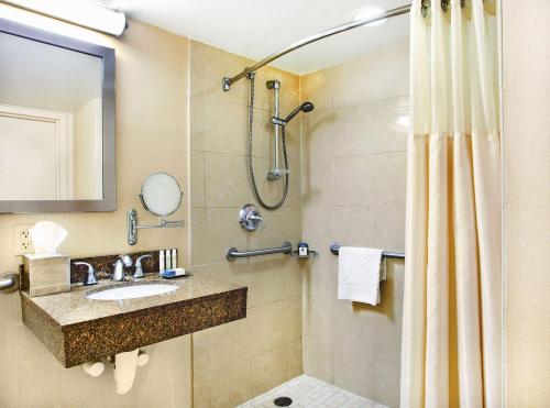 DoubleTree By Hilton Baltimore North Pikesville Image