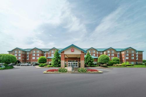 una representación de un hotel con aparcamiento en Hilton Garden Inn Pittsburgh/Southpointe en Canonsburg