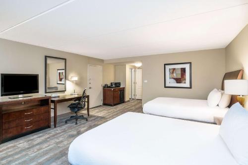 Katil atau katil-katil dalam bilik di Hilton Garden Inn Richmond Airport