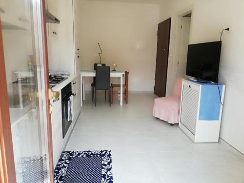 Η κουζίνα ή μικρή κουζίνα στο Casa Cinzia diamond 104