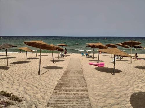 Appartement F3 sur mer avec piscine, Residence Nadine, Sousse