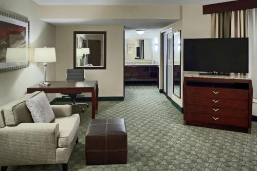 DoubleTree by Hilton San Antonio Downtown Image