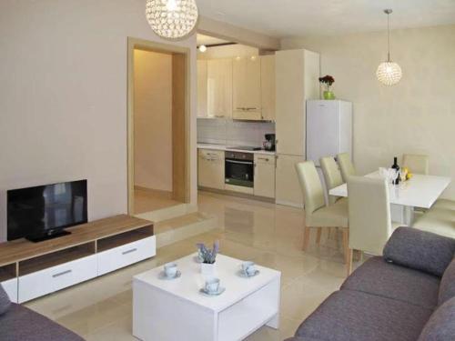 4 bedroom apartment with 3 bathrooms and private parking - Apartments Orange