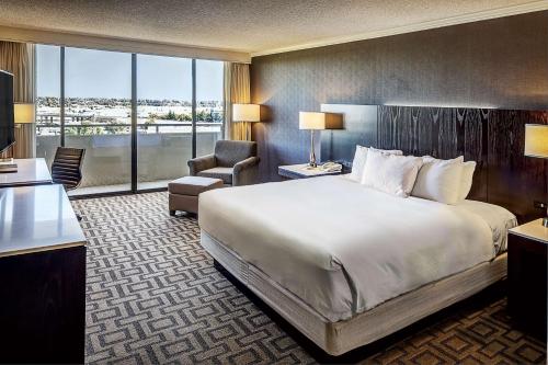 Hilton Sacramento Arden West Image