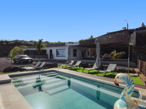 Πισίνα στο ή κοντά στο KARAT Villa Uchova