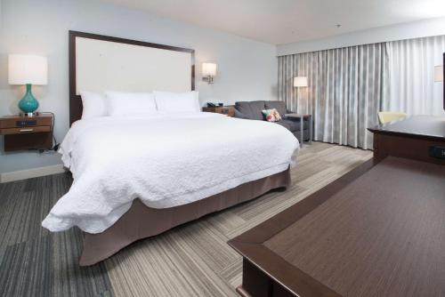 Ένα ή περισσότερα κρεβάτια σε δωμάτιο στο Hampton Inn Tiffin