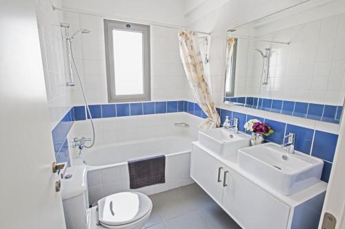 A bathroom at Jenny Villa 23