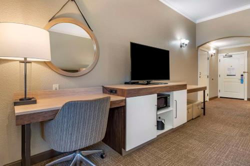 Η κουζίνα ή μικρή κουζίνα στο Hampton Inn Ukiah