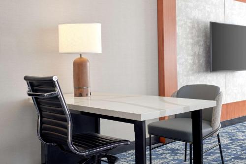 Embassy Suites by Hilton Washington DC Convention Center Image