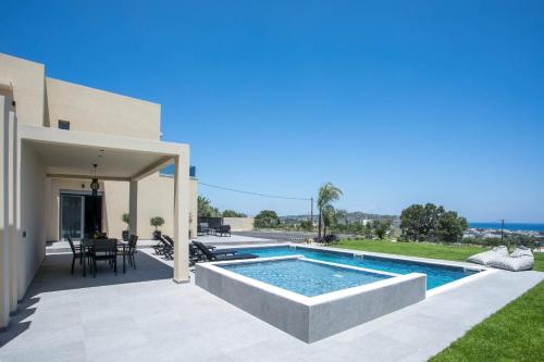 Πισίνα στο ή κοντά στο Madi Villa