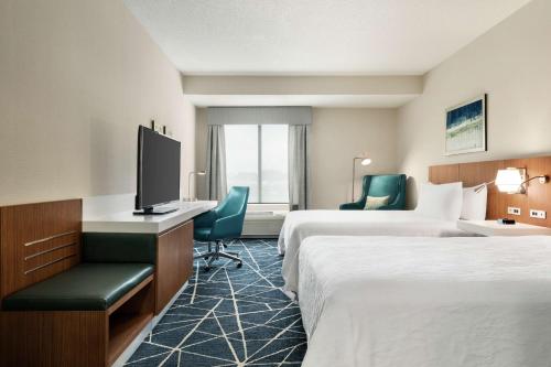 Postel nebo postele na pokoji v ubytování Hilton Garden Inn Kitchener/Cambridge