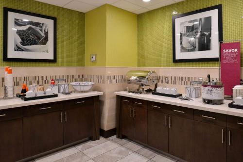 Hampton Inn & Suites Dallas Market Center Image